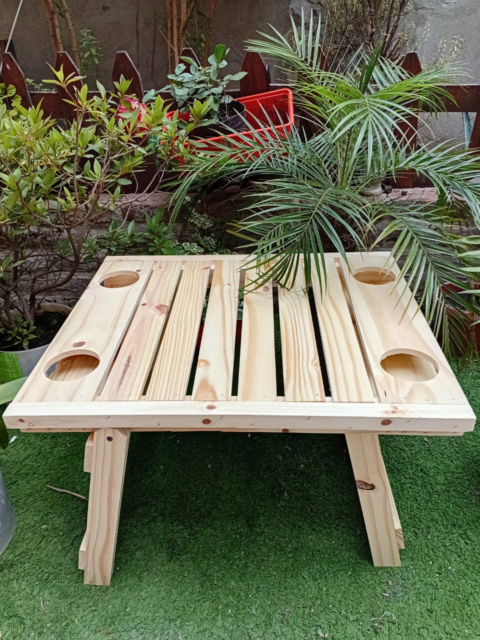 Mesa portavasos para jardín Mesa portavasos para jardín